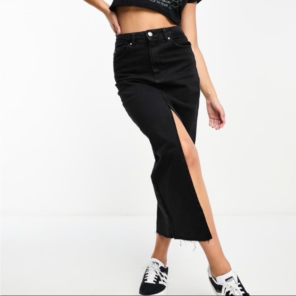Stradivarius Black Midi Skirt